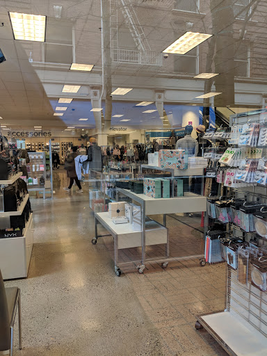 Department Store «Nordstrom Rack Downtown Portland», reviews and photos, 245 SW Morrison St, Portland, OR 97204, USA