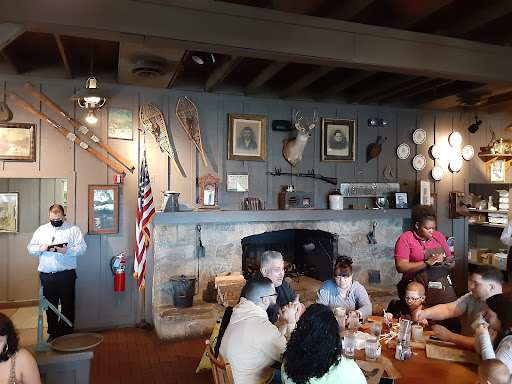 American Restaurant «Cracker Barrel Old Country Store», reviews and photos, 30 Research Dr, Milford, CT 06460, USA