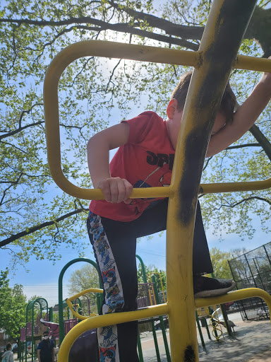 Park «Admiral Park», reviews and photos, 42-25 Little Neck Pkwy, Little Neck, NY 11363, USA