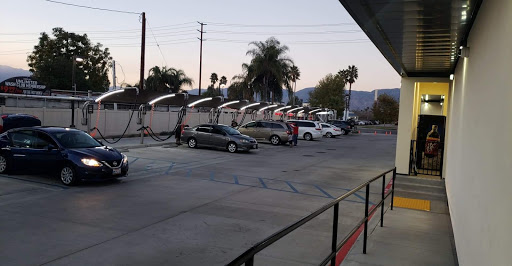 Uptown Car Wash - Loma Linda en Loma Linda