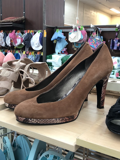 Thrift Store «B-thrifty - The Super Thrift Store», reviews and photos, 13412 Jefferson Davis Hwy, Woodbridge, VA 22191, USA