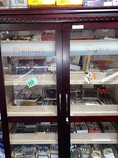 Tobacco Shop «Hickory Grove Discount Tobacco», reviews and photos, 7008 E W.T. Harris Blvd #23, Charlotte, NC 28215, USA