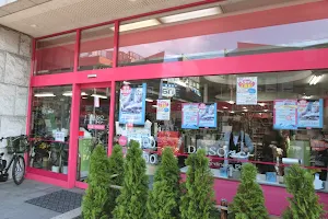 Daiso Takenotsuka Joy Plaza Shop image