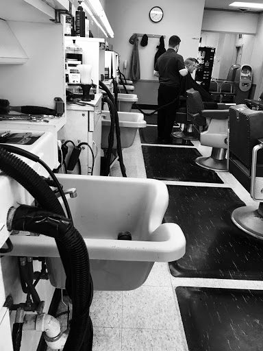 Barber Shop «Fern Creek Barber Shop», reviews and photos, 6310 Bardstown Rd, Fern Creek, KY 40291, USA