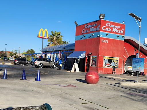 Pony Express Car Wash en Lemon Grove