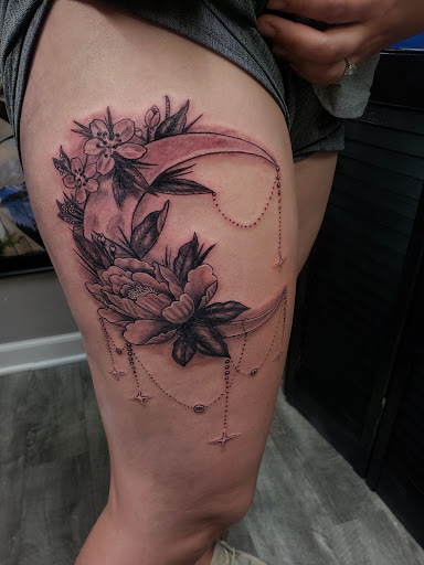 Explore yin yang tattoo ideas, creative tattoo ideas in Linn Creek, available at Hillard Skillard Tattoos, LLC.