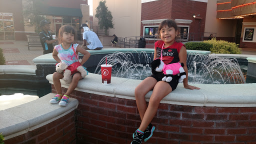 Movie Theater «Regal Cinemas Palladium 14 & IMAX», reviews and photos, 5830 Samet Dr, High Point, NC 27265, USA