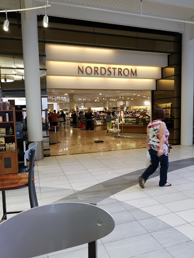 Shopping Mall «Salem Center», reviews and photos, 401 Center St NE, Salem, OR 97301, USA