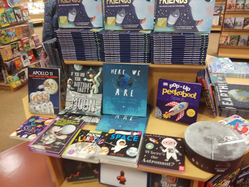 Book Store «Barnes & Noble», reviews and photos, 4015 Medina Rd, Akron, OH 44333, USA