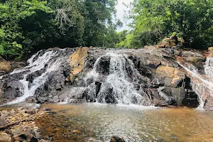 Kemanaballi Waterfalls image