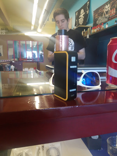 Clear Water Vapers, 2751 London Rd, Eau Claire, WI 54701, USA, 