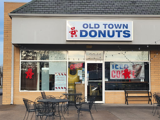 Old Town Donut Shop, 3941 Mid Rivers Mall Dr, St Peters, MO 63376, USA, 