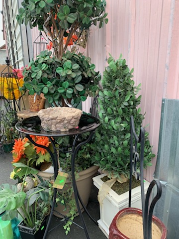 Thrift Store «Snowline Hospice Thrift Store Folsom», reviews and photos, 616 E Bidwell St, Folsom, CA 95630, USA