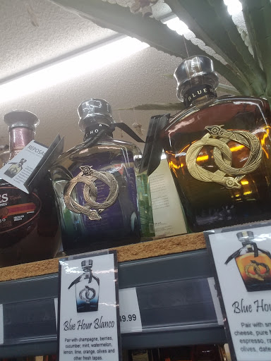 Liquor Store «Holiday Wine & Spirits», reviews and photos, 112 S Royal Oaks Blvd, Franklin, TN 37067, USA