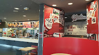 Atmosphère du Restaurant KFC Montigny à Montigny-lès-Cormeilles - n°17