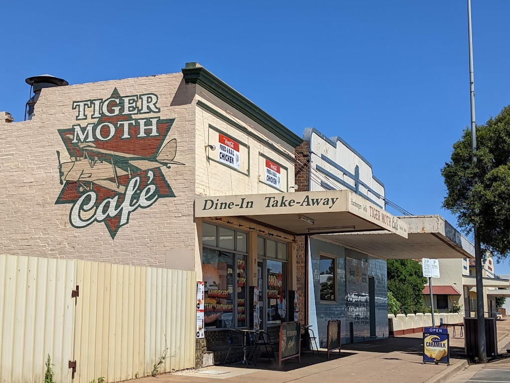 Tiger Moth Cafe 2666