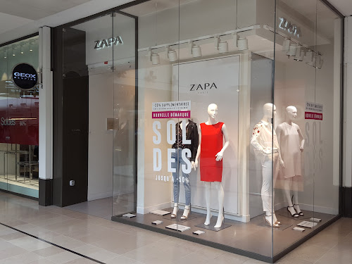 Magasin de vêtements pour femmes ZAPA Paris La Défense Puteaux