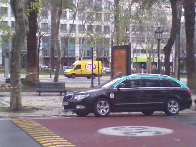Comentários e avaliações sobre o Táxis de Azeitão , ( Marca registada na INPI ) propriedade de J.M.G.Santos taxis de Azeitao ,Lda