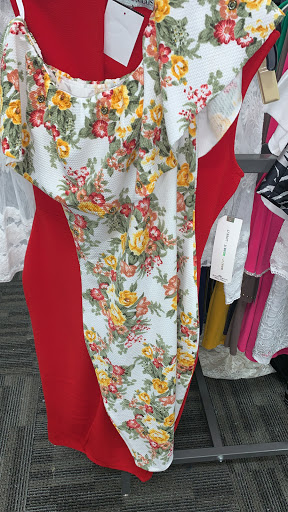 Shopping Mall «Orange Promenade Shopping Ctr», reviews and photos, 80 Boston Post Rd, Orange, CT 06477, USA