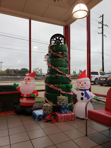 Tire Shop «Discount Tire Store - The Woodlands, TX», reviews and photos, 24915 Interstate 45 N, The Woodlands, TX 77380, USA