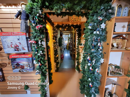 Gift Shop «Sleighbells Of Sherwood (Seasonal Business Open July1-December 23)», reviews and photos, 23855 SW 195th Pl, Sherwood, OR 97140, USA