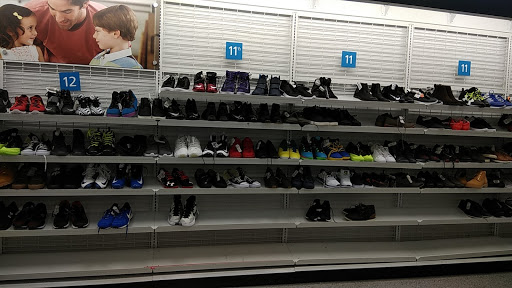 Clothing Store «Ross Dress for Less», reviews and photos, 8123 Cooper Creek Blvd, University Park, FL 34201, USA