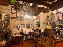 Atmosphère du Restaurant Piro à Collias - n°3