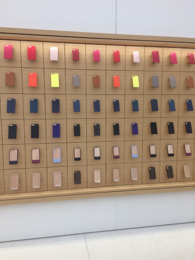 Computer Store «Apple Woodland», reviews and photos, 3195 28th St SE, Grand Rapids, MI 49512, USA