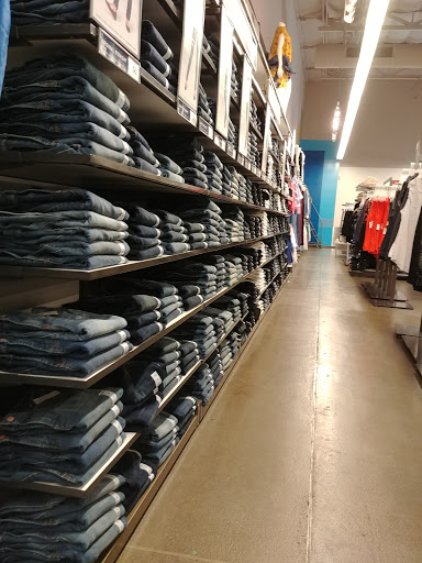 Clothing Store «Old Navy», reviews and photos, 3581 N Freeway Blvd, Sacramento, CA 95834, USA