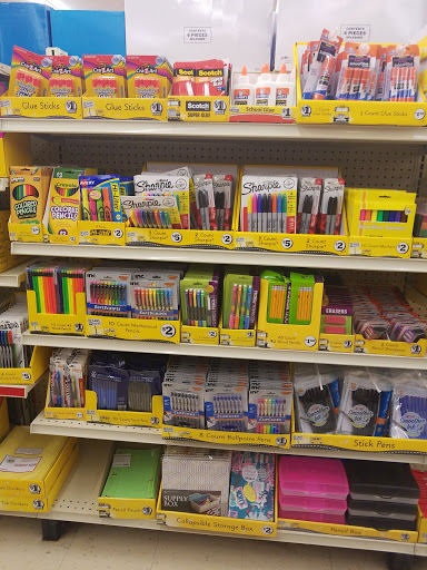 Dollar Store «FAMILY DOLLAR», reviews and photos, 585 Hazard Ave, Enfield, CT 06082, USA