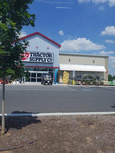 Home Improvement Store «Tractor Supply Co.», reviews and photos, 60 Smith Rd, Gettysburg, PA 17325, USA