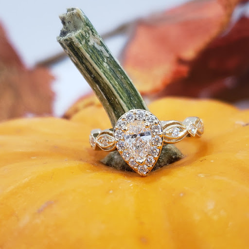 Jewelry Store «Georgetown Jewelers Inc», reviews and photos, 351 Georgetown Square, Wood Dale, IL 60191, USA