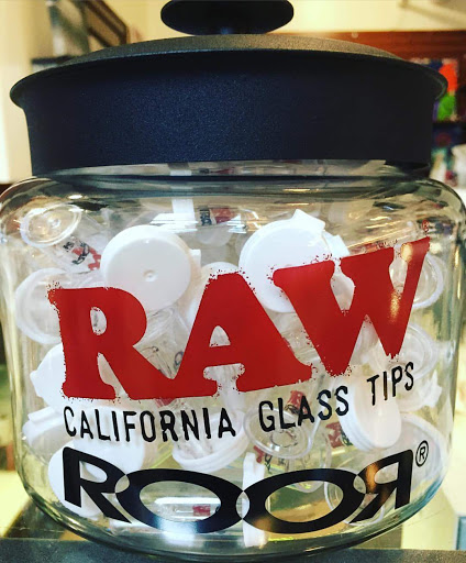 Tobacco Shop «La Tia Smoke Shop», reviews and photos, 154 Maverick St, East Boston, MA 02128, USA