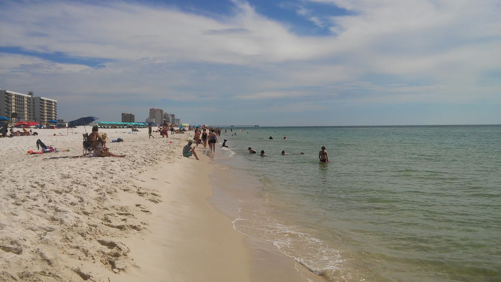 Foto von Gulf shores beach mit feiner beiger sand Oberfläche