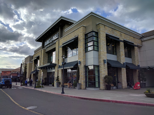 Book Store «Barnes & Noble Booksellers Clackamas Town Ctr Mall», reviews and photos, 12000 SE 82nd Ave, Portland, OR 97086, USA