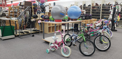 Thrift Store «New To You Upscale Resale Store», reviews and photos, 1700 W Roosevelt Rd, Broadview, IL 60155, USA