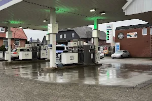 OIL Tankstelle image