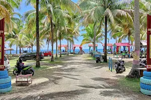 Pantai Salopi image