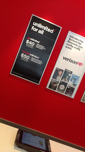 Cell Phone Store «Verizon», reviews and photos, 6733 Transit Rd, Buffalo, NY 14221, USA