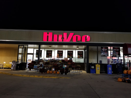 Hy-Vee Grocery Store