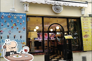 Cafeteria Canaletas image