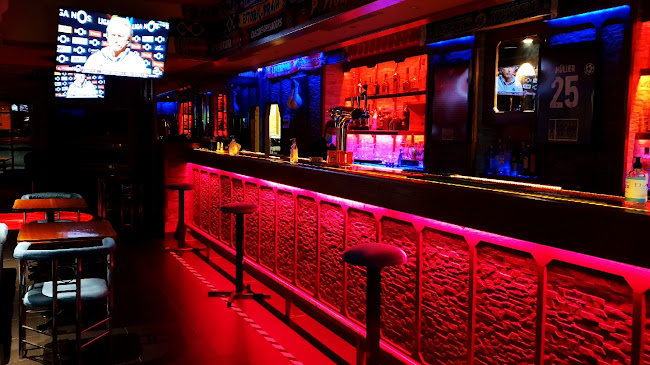 Photus Lounge Sports Bar & Bistro