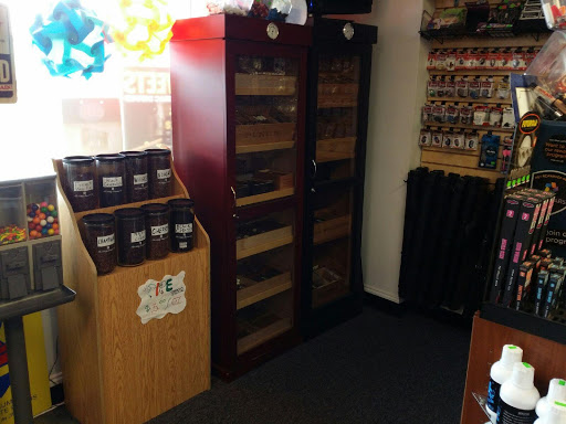 Tobacco Shop «The Octopus Garden Smoke Shop», reviews and photos, 2000 Spartanburg Hwy, Hendersonville, NC 28792, USA