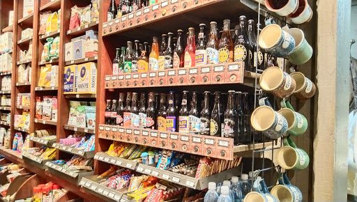 American Restaurant «Cracker Barrel Old Country Store», reviews and photos, 6055 Som Center Rd, Willoughby, OH 44094, USA