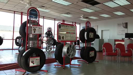 Tire Shop «Discount Tire Store», reviews and photos, 25125 Ford Rd, Dearborn, MI 48128, USA
