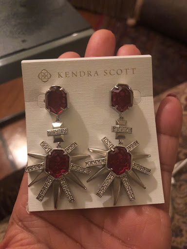 Jewelry Store «Kendra Scott», reviews and photos, 310 E Basse Rd #101, San Antonio, TX 78209, USA