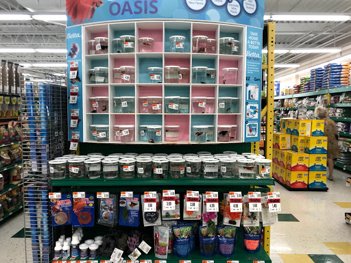 Pet Supply Store «Pet Supplies Plus», reviews and photos, 5092 Mayfield Rd, Lyndhurst, OH 44124, USA