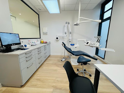 Dr Mikael ATLAN - Cabinet Dentaire AD Colombes - Soins dentaire, Chirurgie, Implantologie, Esthetique à Colombes