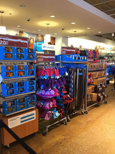 Sportswear Store «Columbia Sportswear Outlet Store at Tanger Outlet Center», reviews and photos, 6699 N Landmark Dr e, Park City, UT 84098, USA