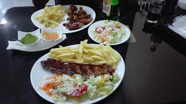 LA PARRILLA GRILL & BBQ - Riobamba